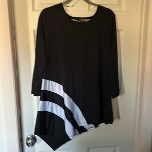 Women’s black and white top in XL and made by  harve’ Bernard